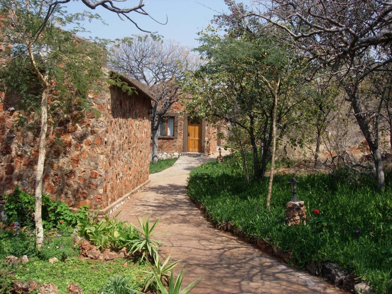 Onduri Lodge Outjo Esterno foto
