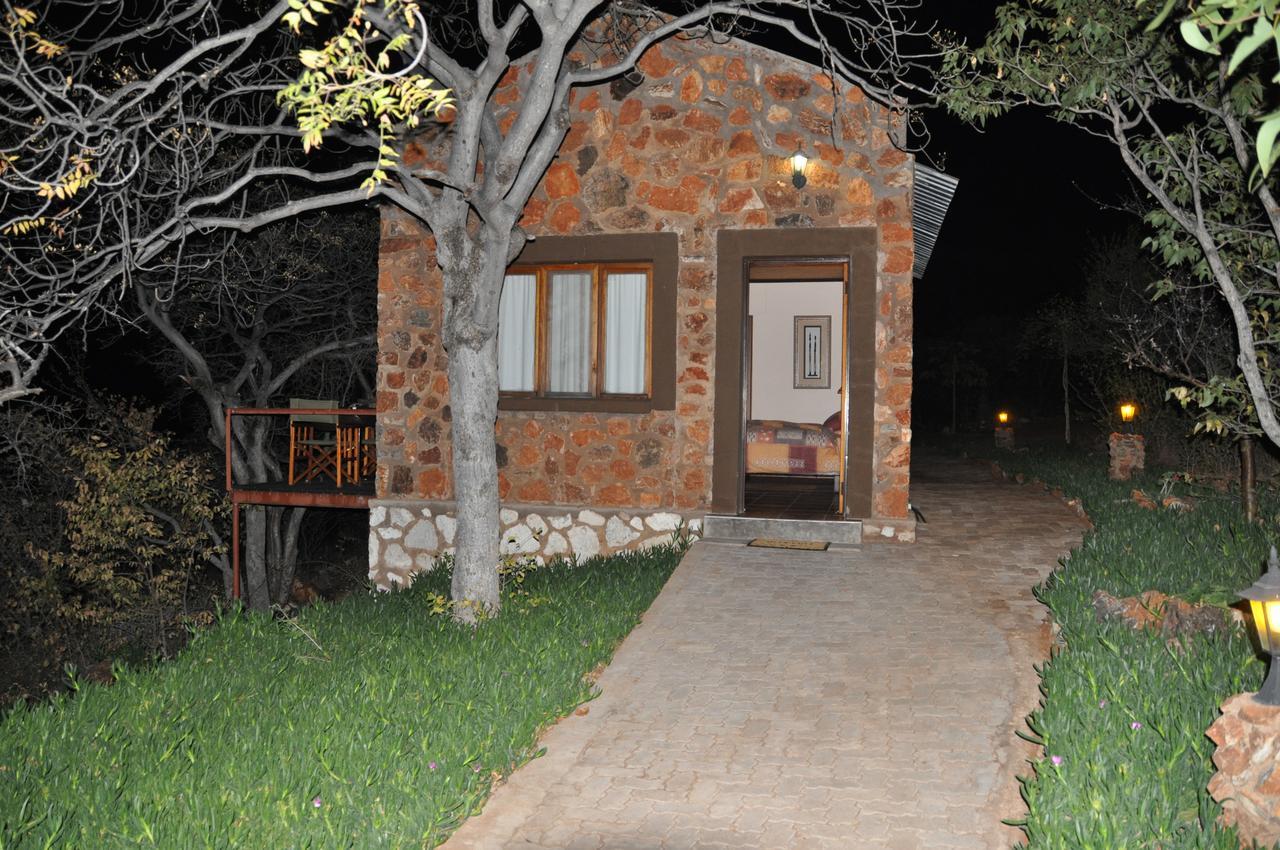 Onduri Lodge Outjo Esterno foto